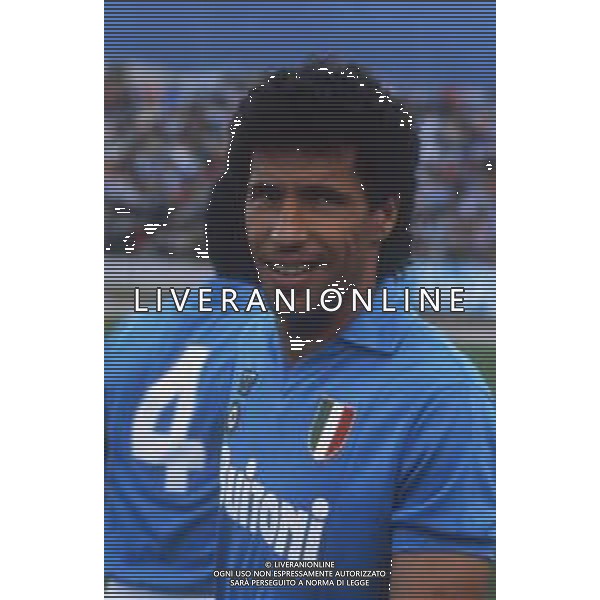 DIAP-RETROSPETTIVA ANTONIO CARECA CALCIATORE NELLA FOTO ANTONIO CARECA CON LA MAGLIA DEL NAPOLI CALCO AG ALDO LIVERANI SAS