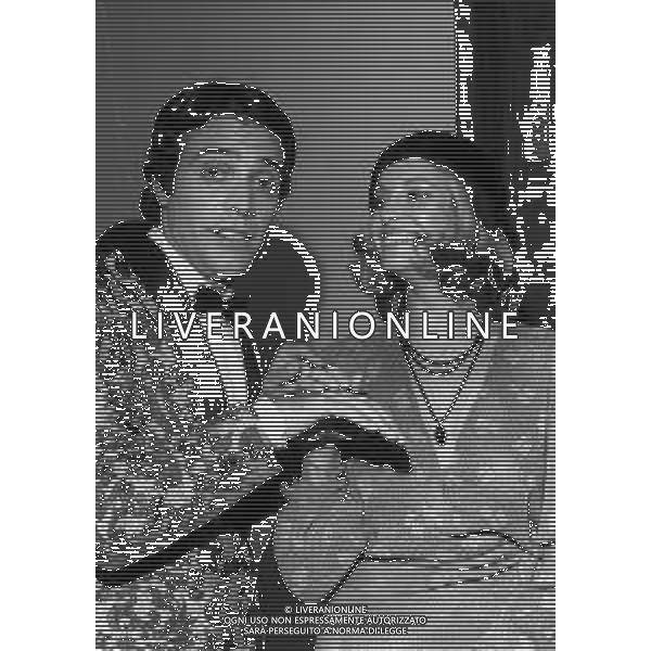 RETROSPETTIVA ENRICO MONTESANO ATTORE NELLA FOTO ENRICO MONTESANO A TAORMINA NELL\'ANNO 1977 CON SIDNEY ROME AG ALDO LIVERANI SAS  