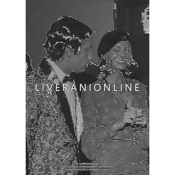 RETROSPETTIVA ENRICO MONTESANO ATTORE NELLA FOTO ENRICO MONTESANO A TAORMINA NELL\'ANNO 1977 CON SIDNEY ROME AG ALDO LIVERANI SAS   