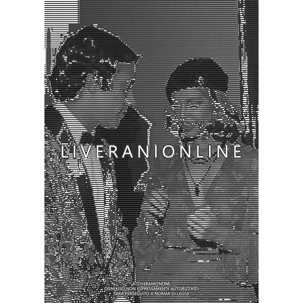 RETROSPETTIVA ENRICO MONTESANO ATTORE NELLA FOTO ENRICO MONTESANO A TAORMINA NELL\'ANNO 1977 CON SIDNEY ROME AG ALDO LIVERANI SAS  