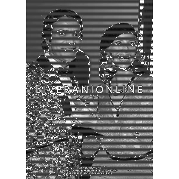 RETROSPETTIVA ENRICO MONTESANO ATTORE NELLA FOTO ENRICO MONTESANO A TAORMINA NELL\'ANNO 1977 CON SIDNEY ROME AG ALDO LIVERANI SAS   