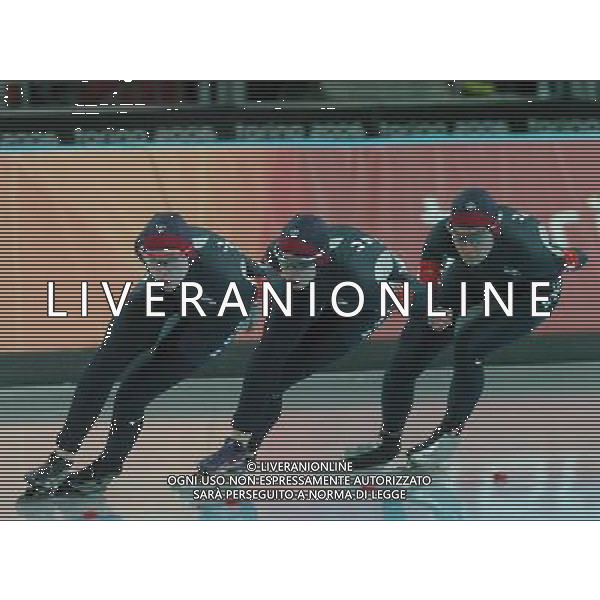 TORINO 16/02/2006 XX OLIMPIADI INVERNALI INSEGUIMENTO A SQUADRE SPEED SKATING NELLA FOTO LA NAZIONALE FEMMINILE AMERICANA CROWLEY MARGARET CON LAMB MARIA E RANEY CATHERINE PH GIGI ARCAINI/AG.ALDO LIVERANI