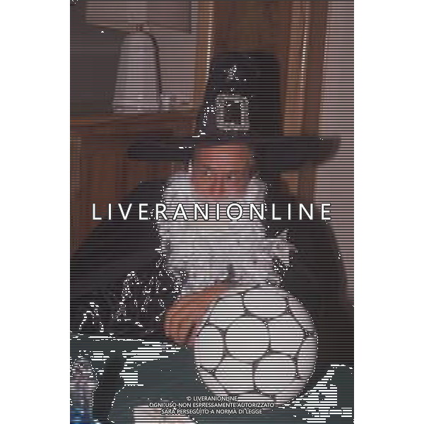 DIAP-RETROSPETTIVA COSTANTINO ROZZI PRESIDENTE ASCOLI CALCIO NELLA FOTO COSTANTINO ROZZI PRESIDENTE ASCOLI CALCIO NELL\'ANNO 1988-98 AG ALDO LIVERANI SAS 