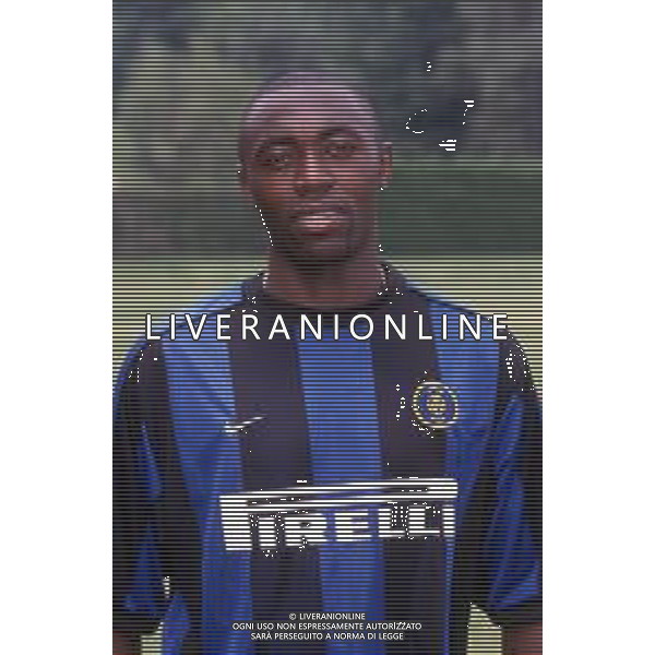 DIAP-RETROSPETTIVA CYRIL DOMORAUD CALCIATORE NELLA FOTO CYRIL DOMORAUD CON LA MAGLIA DELL\'AINTER AG ALDO LIVERANI SAS