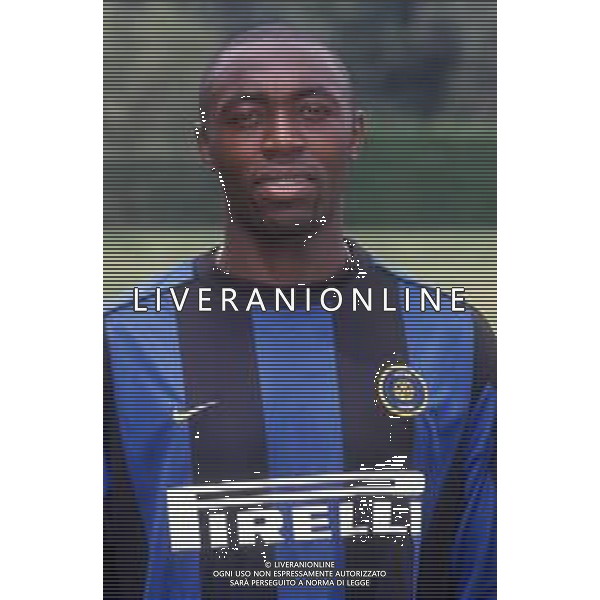 DIAP-RETROSPETTIVA CYRIL DOMORAUD CALCIATORE NELLA FOTO CYRIL DOMORAUD CON LA MAGLIA DELL\'AINTER AG ALDO LIVERANI SAS