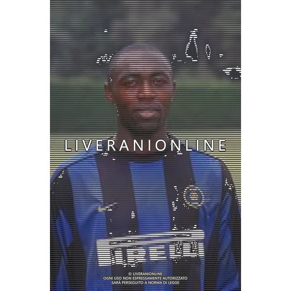 DIAP-RETROSPETTIVA CYRIL DOMORAUD CALCIATORE NELLA FOTO CYRIL DOMORAUD CON LA MAGLIA DELL\'AINTER AG ALDO LIVERANI SAS