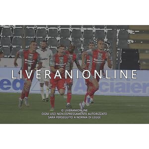 Manuel De Luca of US Cremonese celebrates with team for goal on penalty during US Cremonese vs US Sassuolo, 2° Serie A Enilive 2025-26 game at Renato Zini stadium in Cremona (CR), Italy, on August 28, 2025. (Photo by Davide Casentini) AG ALDO LIVERANI SAS