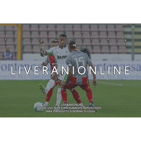 Aster Vranckx of US Sassuolo competes for the ball with Jari Vandeputte of US Cremonese and Matteo Bianchetti of US Cremonese during US Cremonese vs US Sassuolo, 2° Serie A Enilive 2025-26 game at Renato Zini stadium in Cremona (CR), Italy, on August 28, 2025. (Photo by Davide Casentini) AG ALDO LIVERANI SAS