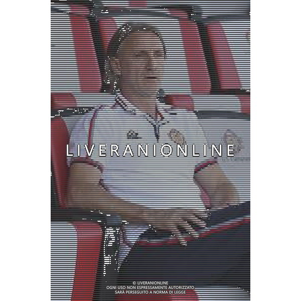 Davide Nicola Head Coach of US Cremonese looks before US Cremonese vs US Sassuolo, 2° Serie A Enilive 2025-26 game at Renato Zini stadium in Cremona (CR), Italy, on August 28, 2025. (Photo by Davide Casentini) AG ALDO LIVERANI SAS