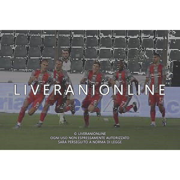 Manuel De Luca of US Cremonese celebrates with team for goal on penalty during US Cremonese vs US Sassuolo, 2° Serie A Enilive 2025-26 game at Renato Zini stadium in Cremona (CR), Italy, on August 28, 2025. (Photo by Davide Casentini) AG ALDO LIVERANI SAS