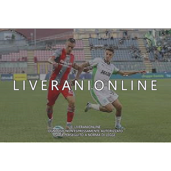 Filippo Terracciano of US Cremonese battle for the ball with Daniel Boloca of US Sassuolo during US Cremonese vs US Sassuolo, 2° Serie A Enilive 2025-26 game at Renato Zini stadium in Cremona (CR), Italy, on August 28, 2025. (Photo by Davide Casentini) AG ALDO LIVERANI SAS