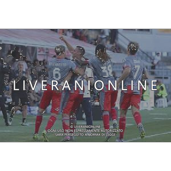 Filippo Terracciano of US Cremonese celebrates with team after scoring during US Cremonese vs US Sassuolo, 2° Serie A Enilive 2025-26 game at Renato Zini stadium in Cremona (CR), Italy, on August 28, 2025. (Photo by Davide Casentini) AG ALDO LIVERANI SAS
