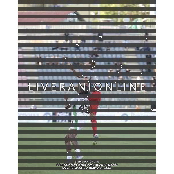 Alessio Zerbin of US Cremonese battle for the ball with Armand Gaetan Laurienté of US Sassuolo during US Cremonese vs US Sassuolo, 2° Serie A Enilive 2025-26 game at Renato Zini stadium in Cremona (CR), Italy, on August 28, 2025. (Photo by Davide Casentini) AG ALDO LIVERANI SAS