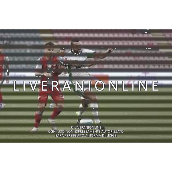 Jari Vandeputte of US Cremonese battle for the ball with Sebastian Walukiewicz of US Sassuolo during US Cremonese vs US Sassuolo, 2° Serie A Enilive 2025-26 game at Renato Zini stadium in Cremona (CR), Italy, on August 28, 2025. (Photo by Davide Casentini) AG ALDO LIVERANI SAS