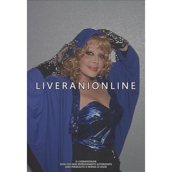 DIAP-RETROSPETTIVA ISABELLA BIAGINI ATTRICE NELLA FOTO ISABELLA BIAGINI NELL\'ANNO 1988 A MILANO FOTO JAMES SAVOIA-AG ALDO LIVERANI SAS