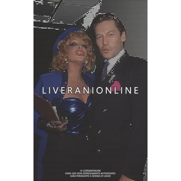DIAP-RETROSPETTIVA ISABELLA BIAGINI ATTRICE NELLA FOTO ISABELLA BIAGINI NELL\'ANNO 1988 A MILANO CON HELMUT BERGER FOTO JAMES SAVOIA-AG ALDO LIVERANI SAS