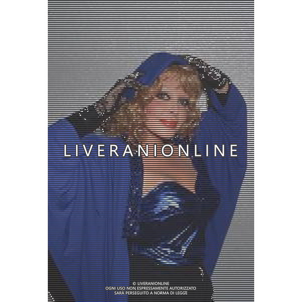 DIAP-RETROSPETTIVA ISABELLA BIAGINI ATTRICE NELLA FOTO ISABELLA BIAGINI NELL\'ANNO 1988 A MILANO FOTO JAMES SAVOIA-AG ALDO LIVERANI SAS