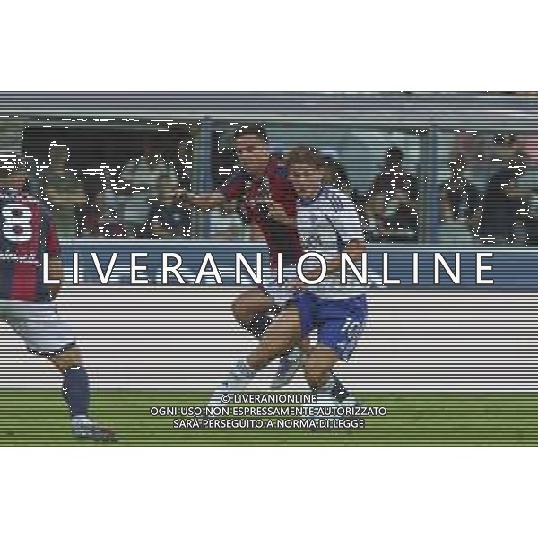 Nicolas Paz Martinez "Nico Paz" of Como 1907 battle for the ball with Nikola Moro of Bologna FC during Bologna FC vs Como FC, 2° Serie A Enilive 2025-26 game at Renato Dall\'Ara stadium in Bologna (BO), Italy, on August 30, 2025. (Photo by Davide Casentini) AG ALDO LIVERANI SAS