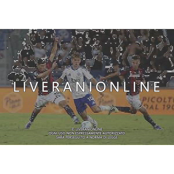 Nicolò Cambiaghi of Bologna FC battle for the ball with Nicolas Paz Martinez "Nico Paz" of Como 1907 during Bologna FC vs Como FC, 2° Serie A Enilive 2025-26 game at Renato Dall\'Ara stadium in Bologna (BO), Italy, on August 30, 2025. (Photo by Davide Casentini) AG ALDO LIVERANI SAS