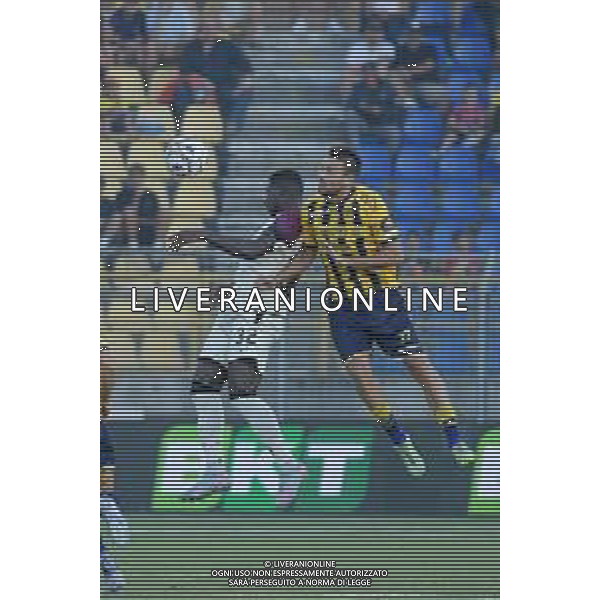 30 08 2025 - Castellammare di Stabia. Stadio Romeo Menti. Serie B. Juve Stabia-Venezia Nella foto Joseph Duncan, Lorenzo Candellone Foto Giuseppe Cuozzo/Agenzia Liverani- AGENZIA ALDO LIVERANI SAS -30 08 2025 - Castellammare di Stabia. Stadio Romeo Menti. Serie B. Juve Stabia-Venezia