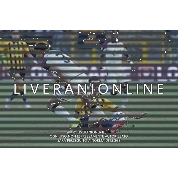 30 08 2025 - Castellammare di Stabia. Stadio Romeo Menti. Serie B. Juve Stabia-Venezia Nella foto Joel Schingtienne, Christian Pierobon Foto Giuseppe Cuozzo/Agenzia Liverani- AGENZIA ALDO LIVERANI SAS -30 08 2025 - Castellammare di Stabia. Stadio Romeo Menti. Serie B. Juve Stabia-Venezia