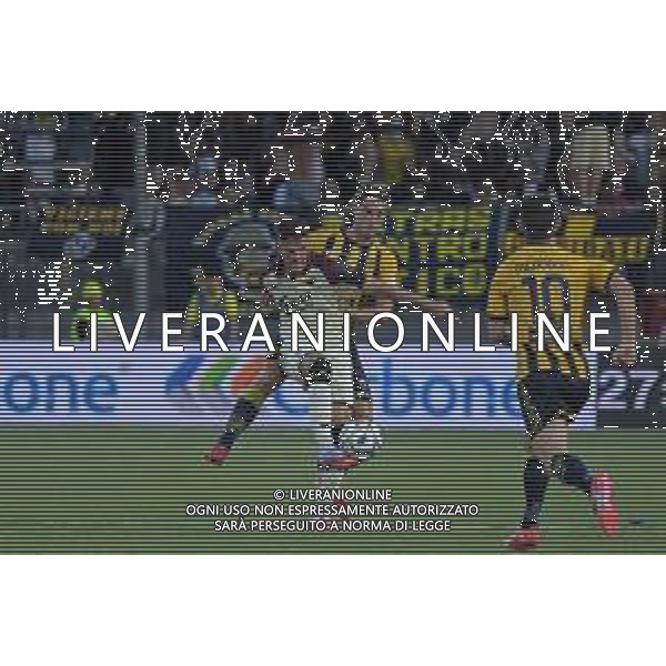 30 08 2025 - Castellammare di Stabia. Stadio Romeo Menti. Serie B. Juve Stabia-Venezia Nella foto Andrea Adorante, Marco Varnier Foto Giuseppe Cuozzo/Agenzia Liverani- AGENZIA ALDO LIVERANI SAS -30 08 2025 - Castellammare di Stabia. Stadio Romeo Menti. Serie B. Juve Stabia-Venezia