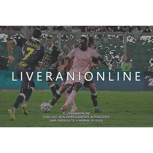 Gabriele Bracaglia e Emmanuel Gyasi (Palermo FC) in azione durante Palermo FC vs Frosinone Calcio Serie B 25/26 presso lo stadio Renzo Barbera di Palermo il 30/08/25 ©FEDERICO SERRA - AGENZIA ALDO LIVERANI SAS