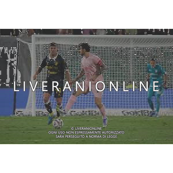 Matteo Brunori (Palermo FC) e Gabriele Bracaglia in azione durante Palermo FC vs Frosinone Calcio Serie B 25/26 presso lo stadio Renzo Barbera di Palermo il 30/08/25 ©FEDERICO SERRA - AGENZIA ALDO LIVERANI SAS