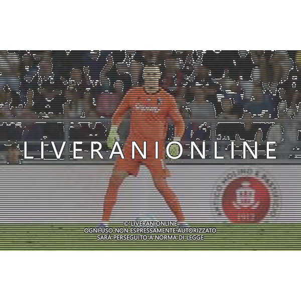 Lukasz Skorupski of Bologna FC play the ball during Bologna FC vs Como FC, 2° Serie A Enilive 2025-26 game at Renato Dall\'Ara stadium in Bologna (BO), Italy, on August 30, 2025. (Photo by Davide Casentini)- AGENZIA ALDO LIVERANI SAS