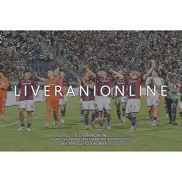 Bologna players celebrate the victory at the end of Bologna FC vs Como FC, 2° Serie A Enilive 2025-26 game at Renato Dall\'Ara stadium in Bologna (BO), Italy, on August 30, 2025. (Photo by Davide Casentini)- AGENZIA ALDO LIVERANI SAS