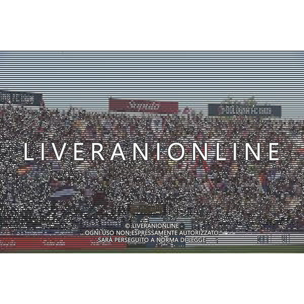tifosi - Bologna fans show their support during Bologna FC vs Como FC, 2° Serie A Enilive 2025-26 game at Renato Dall\'Ara stadium in Bologna (BO), Italy, on August 30, 2025. (Photo by Davide Casentini)- AGENZIA ALDO LIVERANI SAS