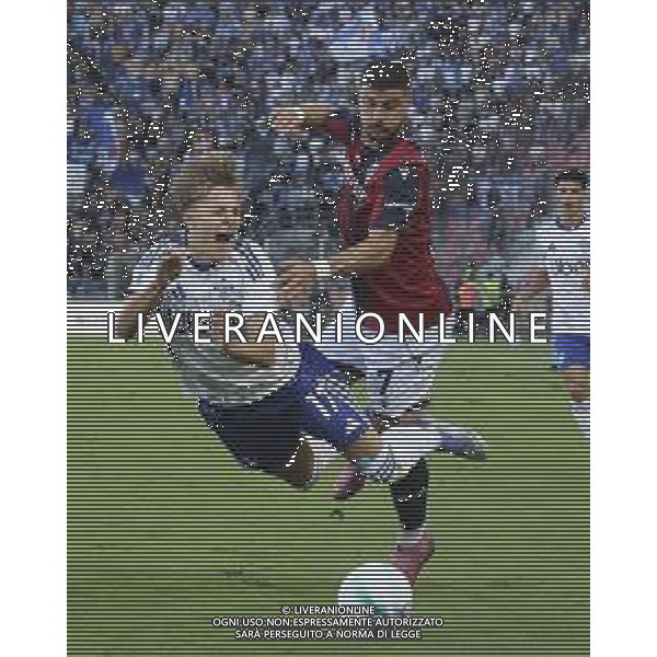 Jesus Rodriguez Caraballo "Jesus R." of Como 1907 battle for the ball with Riccardo Orsolini of Bologna FC during Bologna FC vs Como FC, 2° Serie A Enilive 2025-26 game at Renato Dall\'Ara stadium in Bologna (BO), Italy, on August 30, 2025. (Photo by Davide Casentini)- AGENZIA ALDO LIVERANI SAS