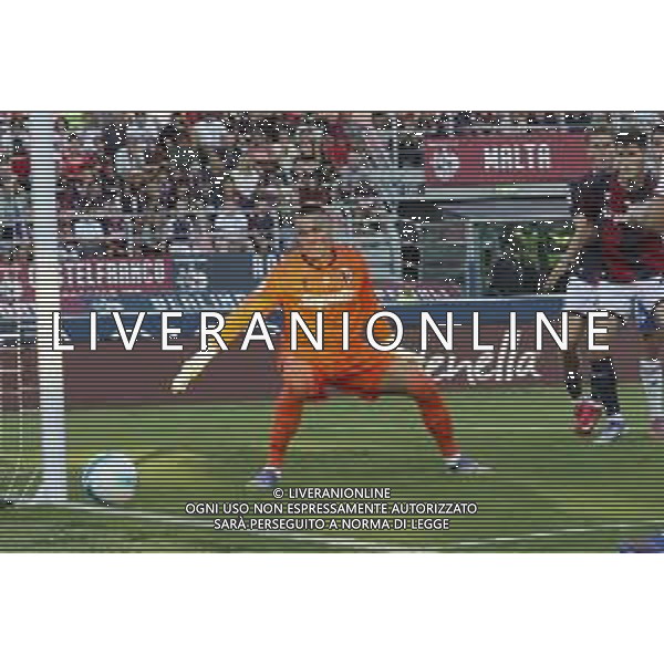 Lukasz Skorupski of Bologna FC makes a save during Bologna FC vs Como FC, 2° Serie A Enilive 2025-26 game at Renato Dall\'Ara stadium in Bologna (BO), Italy, on August 30, 2025. (Photo by Davide Casentini)- AGENZIA ALDO LIVERANI SAS