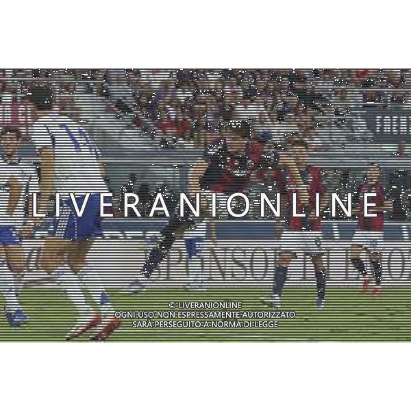 Giovanni Fabbian of Bologna FC kick the ball during Bologna FC vs Como FC, 2° Serie A Enilive 2025-26 game at Renato Dall\'Ara stadium in Bologna (BO), Italy, on August 30, 2025. (Photo by Davide Casentini)- AGENZIA ALDO LIVERANI SAS