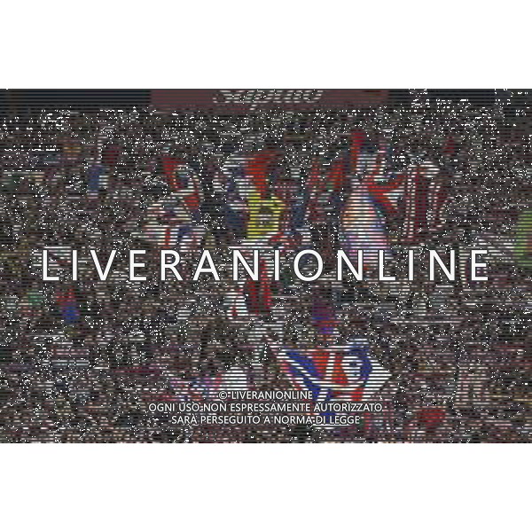 tifosi - Bologna fans show their support during Bologna FC vs Como FC, 2° Serie A Enilive 2025-26 game at Renato Dall\'Ara stadium in Bologna (BO), Italy, on August 30, 2025. (Photo by Davide Casentini)- AGENZIA ALDO LIVERANI SAS