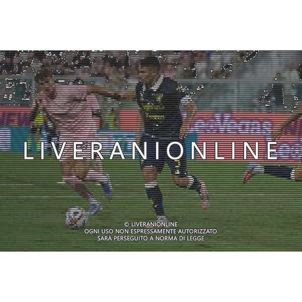 Riccardo Marchizza (Frosinone Calcio) e Giacomo Corona (Palermo FC) in azione durante Palermo FC vs Frosinone Calcio Serie B 25/26 presso lo stadio Renzo Barbera di Palermo il 30/08/25 ©TVFS Federico Serra - AGENZIA ALDO LIVERANI SAS