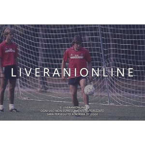 DIAP-RETROSPETTIVA CHRISTIAN LANTIGNOTTI CALCIATORE NELLA FOTO CHRISTIAN LANTIGNOTTI CON LA MAGLIA DEL MILAN NELL\'ANNO 1988-1989 AG ALDO LIVERANI SAS