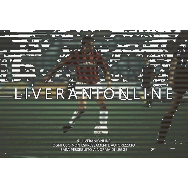 DIAP-RETROSPETTIVA CHRISTIAN LANTIGNOTTI CALCIATORE NELLA FOTO CHRISTIAN LANTIGNOTTI CON LA MAGLIA DEL MILAN NELL\'ANNO 1988-1989 AG ALDO LIVERANI SAS
