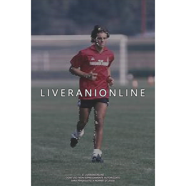 DIAP-RETROSPETTIVA CHRISTIAN LANTIGNOTTI CALCIATORE NELLA FOTO CHRISTIAN LANTIGNOTTI CON LA MAGLIA DEL MILAN NELL\'ANNO 1988-1989 AG ALDO LIVERANI SAS
