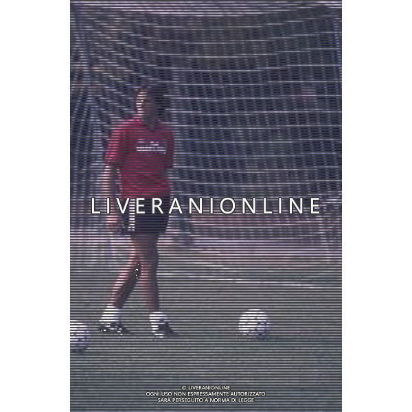 DIAP-RETROSPETTIVA CHRISTIAN LANTIGNOTTI CALCIATORE NELLA FOTO CHRISTIAN LANTIGNOTTI CON LA MAGLIA DEL MILAN NELL\'ANNO 1988-1989 AG ALDO LIVERANI SAS