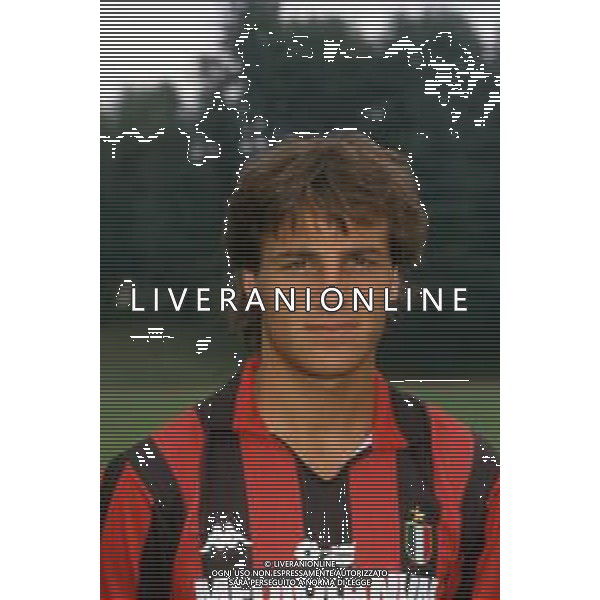 DIAP-RETROSPETTIVA CHRISTIAN LANTIGNOTTI CALCIATORE NELLA FOTO CHRISTIAN LANTIGNOTTI CON LA MAGLIA DEL MILAN NELL\'ANNO 1988-1989 AG ALDO LIVERANI SAS