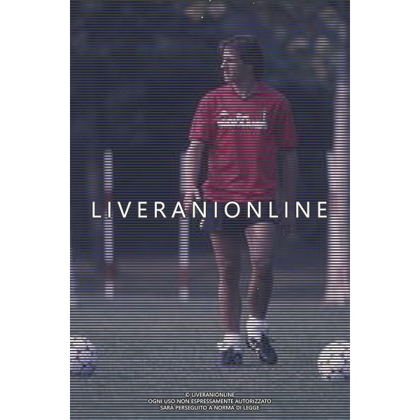 DIAP-RETROSPETTIVA CHRISTIAN LANTIGNOTTI CALCIATORE NELLA FOTO CHRISTIAN LANTIGNOTTI CON LA MAGLIA DEL MILAN NELL\'ANNO 1988-1989 AG ALDO LIVERANI SAS