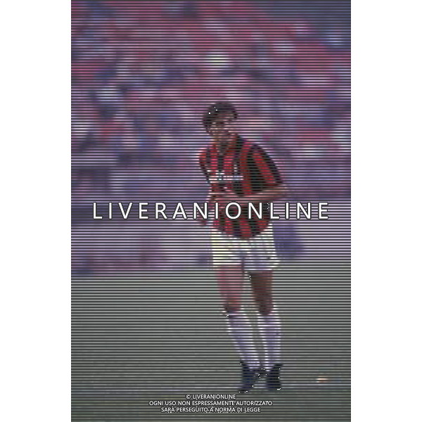 DIAP-RETROSPETTIVA CHRISTIAN LANTIGNOTTI CALCIATORE NELLA FOTO CHRISTIAN LANTIGNOTTI CON LA MAGLIA DEL MILAN NELL\'ANNO 1988-1989 AG ALDO LIVERANI SAS