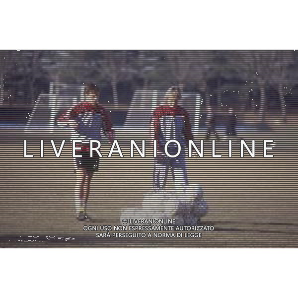 DIAP-RETROSPETTIVA CHRISTIAN LANTIGNOTTI CALCIATORE NELLA FOTO CHRISTIAN LANTIGNOTTI CON LA MAGLIA DEL MILAN NELL\'ANNO 1988-1989 E ANGELO COLOMBO AG ALDO LIVERANI SAS