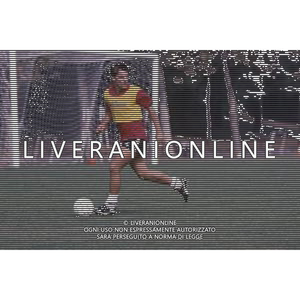 DIAP-RETROSPETTIVA CHRISTIAN LANTIGNOTTI CALCIATORE NELLA FOTO CHRISTIAN LANTIGNOTTI CON LA MAGLIA DEL MILAN NELL\'ANNO 1988-1989 AG ALDO LIVERANI SAS