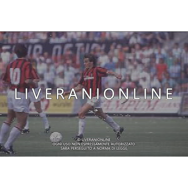 DIAP-RETROSPETTIVA CHRISTIAN LANTIGNOTTI CALCIATORE NELLA FOTO CHRISTIAN LANTIGNOTTI CON LA MAGLIA DEL MILAN NELL\'ANNO 1988-1989 AG ALDO LIVERANI SAS