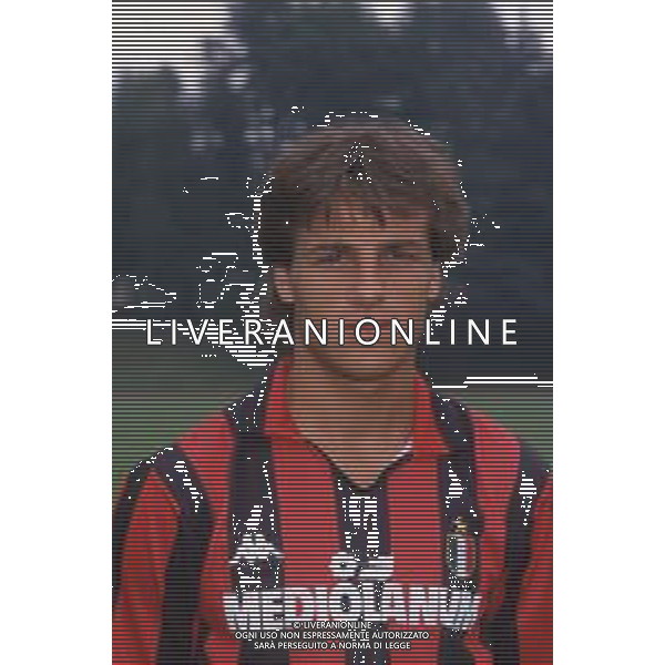 DIAP-RETROSPETTIVA CHRISTIAN LANTIGNOTTI CALCIATORE NELLA FOTO CHRISTIAN LANTIGNOTTI CON LA MAGLIA DEL MILAN NELL\'ANNO 1988-1989 AG ALDO LIVERANI SAS