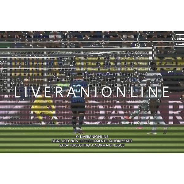 Inter vs Udinese nella foto Keinan Vincent Davis (Udinese) segna il gol dell\'1 a 1 Milano 31-08-2025 Stadio Giuseppe Meazza - San Siro Inter vs Udinese Campionato Serie A Enilive - 2a giornata foto Roberto Garavaglia/Agenzia Aldo Liverani sas
