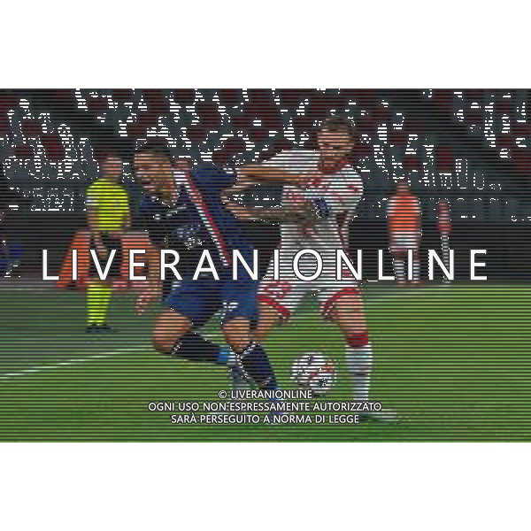 TVEM August 31, 2025 Bari, Italy - SSC Bari vs AC Monza - Italian Soccer Serie B 2025/2026 - San Nicola Stadium. In the pic: Gianluca Caprari of AC Monza in action against Francesco Vicari of SSC Bari FOTO EMMANUELE MASTTRODONATO-AG ALDO LIVERANI SAS