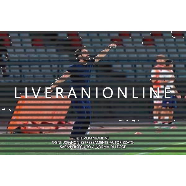 TVEM August 31, 2025 Bari, Italy - SSC Bari vs AC Monza - Italian Soccer Serie B 2025/2026 - San Nicola Stadium. In the pic: coach Fabio Caserta of SSC Bari FOTO EMMANUELE MASTTRODONATO-AG ALDO LIVERANI SAS